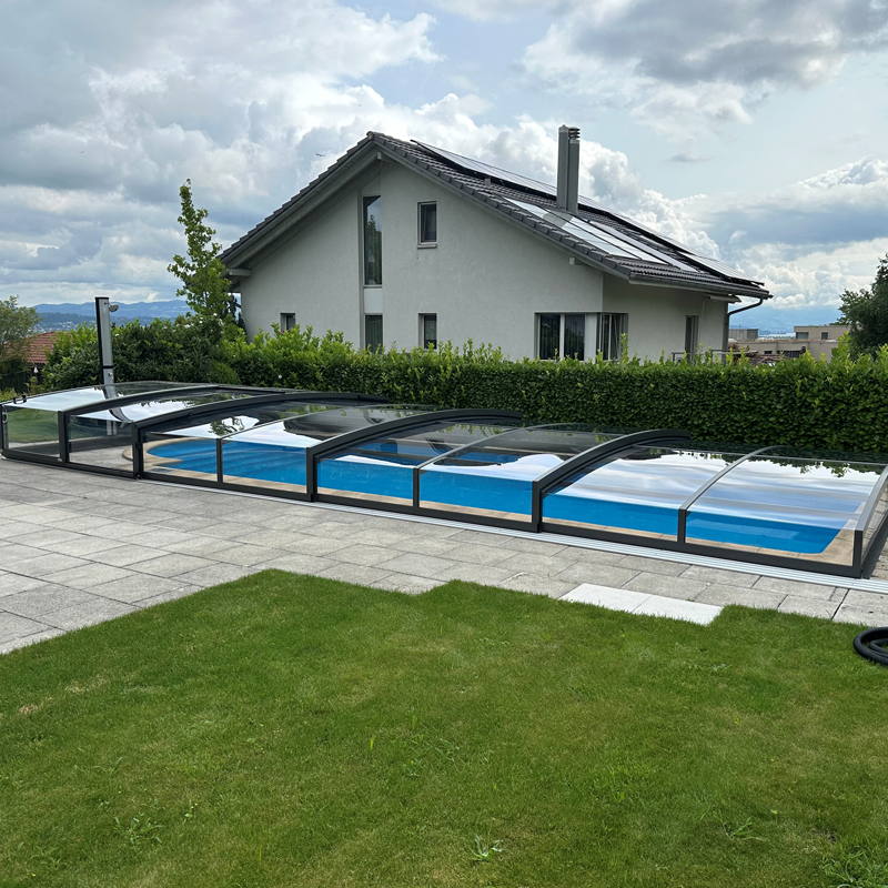 Alukov Poolüberdachung Parade | 4,15 x 8,40 m | Klarglasoptik | abschließbar | Polycarbonat Verglasung